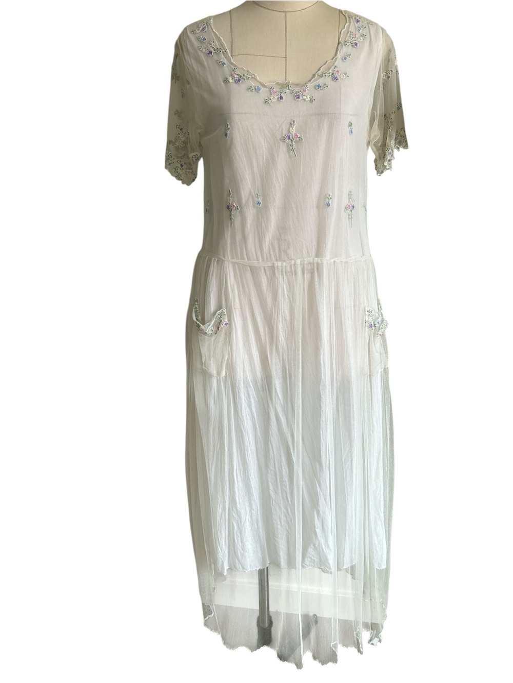 Vintage Tulle net floral embroidered short sleeve maxi dress white size small